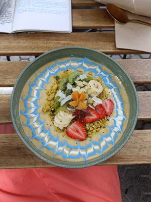 Solarplexus-Chakra Bowl at Balino Yoga Café  in Sevilla