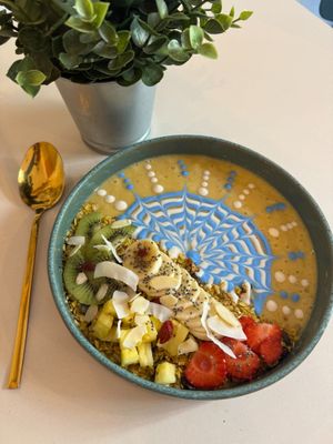 Smoothie Chakra Bowl - Solar Plexus. at Balino Yoga Café  in Sevilla