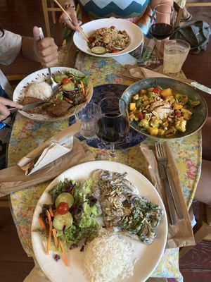 Main dishes … all 🌱 vegan.. myself loved the homemade Seitan ❤️  at PSI in Lisbon