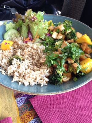 Korean tofu bowl at PSI in Lisbon