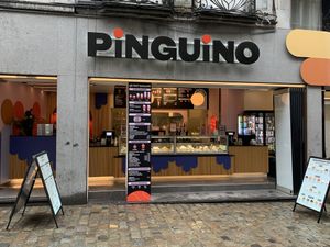 Front    at Pinguino  in Leuven