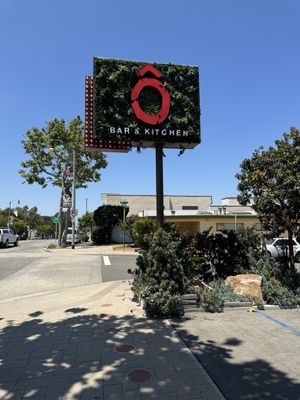 Signage   at Tapizôn in El Segundo