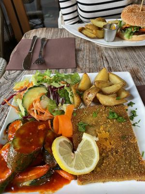 Seitan Schnitzel und Burger  at Le Grenier de Notre Dame in Paris