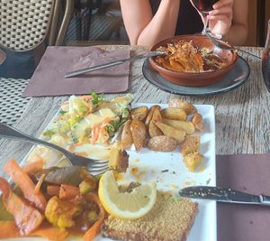 Aardappel gratin en schnitzel van seitan at Le Grenier de Notre Dame in Paris