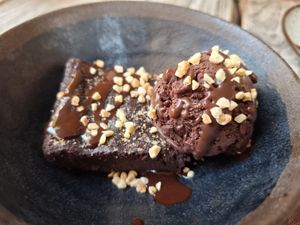 Brownie at Le Grenier de Notre Dame in Paris