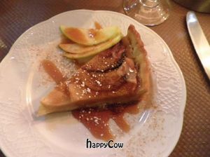 Apple pie at Le Grenier de Notre Dame in Paris