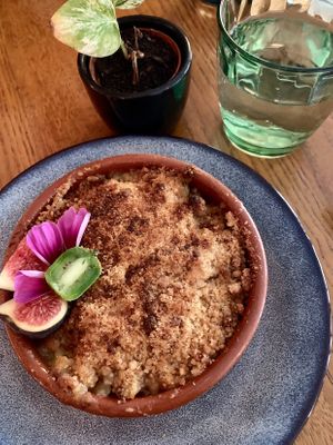 Dessert ! Apple-pineapple crumble at Le Grenier de Notre Dame in Paris