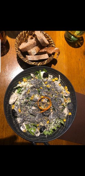Salada forastiere at Le Grenier de Notre Dame in Paris