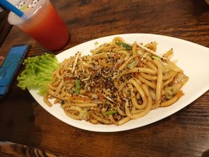 Udon Nuddeln mit Gemüse at Street Kitchen in Borkum