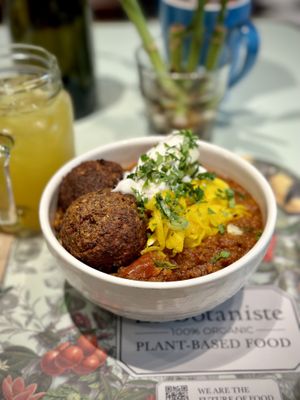 Spicy Chili Sin Carne  at Le Botaniste - Bryant Park in New York City