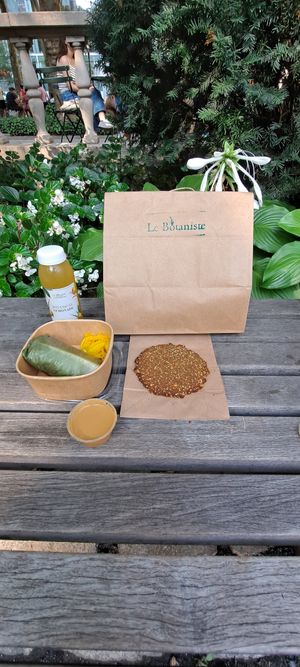 Botanical Picnic at Le Botaniste - Bryant Park in New York City