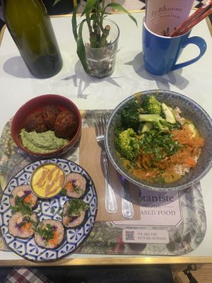 Plate  at Le Botaniste - Bryant Park in New York City