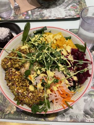 Botanical salad   at Le Botaniste - Bryant Park in New York City