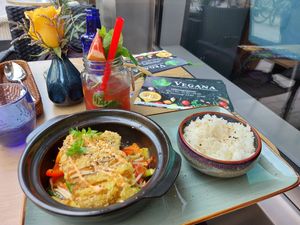 Buddha bowl with "duck" at Vegana Vietnamese Restaurant in Mannheim
