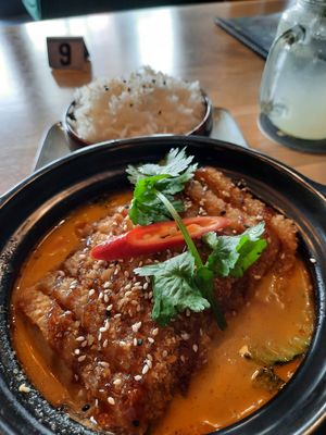 Cà Ri Bowl mit knuspriger Seitan Ente at Vegana Vietnamese Restaurant in Mannheim