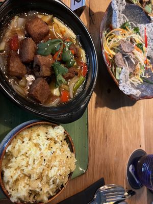 Salat mit veganem Beef und vegane Rippchen  #Veganuary at Vegana Vietnamese Restaurant in Mannheim