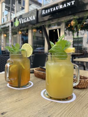 Hausgemachter Eistee & Ananas-Limonade   at Vegana Vietnamese Restaurant in Mannheim