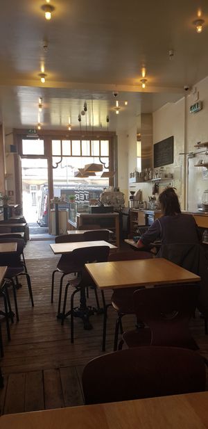 Super ambiance et décoration qui donne envie de se poser pendant des heures. at Terter in Brussels