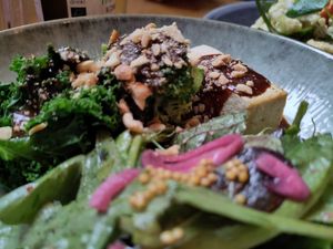 Side plate to the brunch: tofu with salad, peanuts and fabulous miso sauce at Terter in Brussels