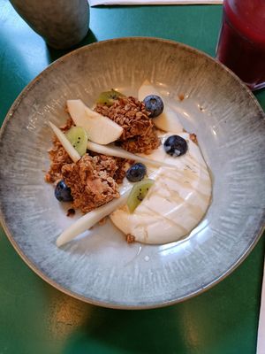 Granola at Terter in Brussels