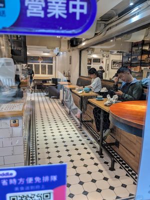  at R&R Bagels in Hong Kong Island