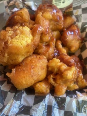 Boneless de coliflor 😍  at Rebel's Diner in Cuernavaca