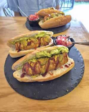 Delicious hot dogs with guacamole at Rebel's Diner in Cuernavaca
