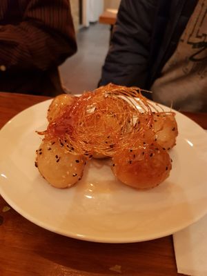 Apple fried dessert at Vegebowl in Paris