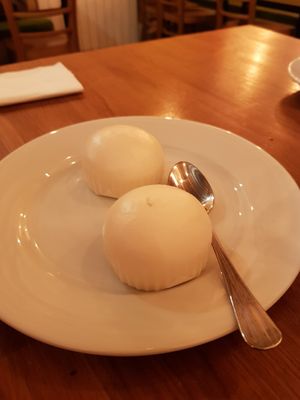 Lotus seed steeped bun at Vegebowl in Paris