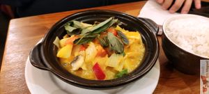 Curry Clay-Pot at Vegebowl in Paris