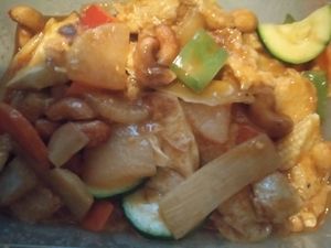 Poulet au noix de cajou at Vegebowl in Paris