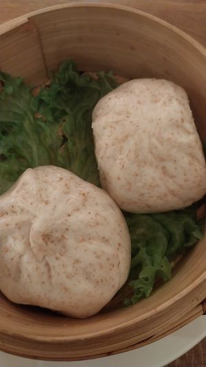Vegan bao at Vegebowl in Paris
