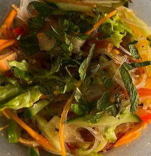 Thai salad at Vegebowl in Paris
