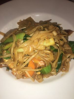 Pad thai at Vegebowl in Paris