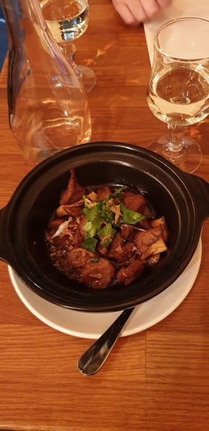 Caramelised 'chicken' at Vegebowl in Paris