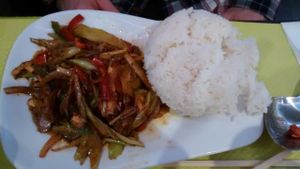 Faux-beef with black pepper at Vegebowl in Paris