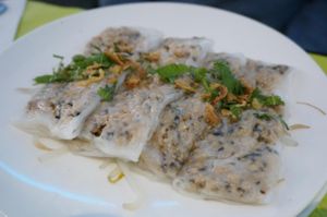 Bành Cuôn (Vietnamese dumplings) at Vegebowl in Paris