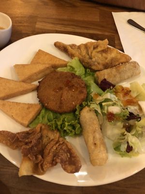 Sampler appetizer option  at Vegebowl in Paris