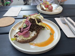 Pulled mushroom bread  at NEĀ The Deli & Urban Concept Store in Bochum