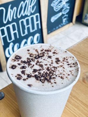 Chocolate caliente con leche de almendra  at Andariego! in Salento