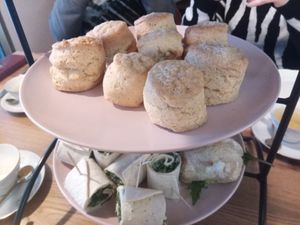 high tea at Gebakswinkel Bloem in Weert