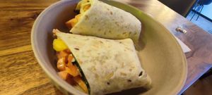 Tuna wrap 🌯 at be low - bowl bar in Buchholz In Der Nordheide