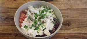 Greek Mix Bowl 🇬🇷 at be low - bowl bar in Buchholz In Der Nordheide