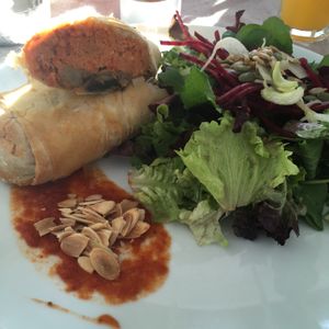 Oroño vegano: almond ricotta, dried tomatoes, spinach and mushrooms at Quinoa in Las Condes