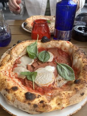 Pizza with „Salami“ & „Mozzarella"  at 60 Seconds to Napoli in Wuppertal