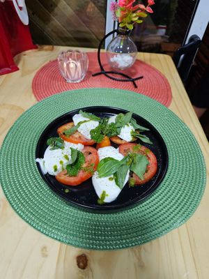 Ensalada caprese at Lewis's House in Puerto Viejo De Talamanca