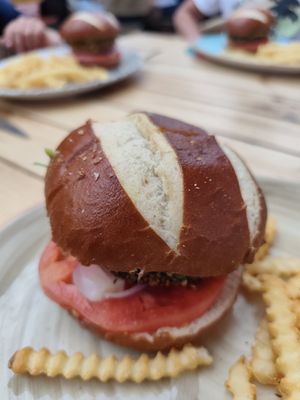 Veganer Burger mit Spinatpattie at TXOTS in Empuriabrava