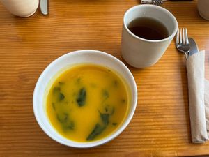 Chá e Sopa do dia  (espinafres)  at Sol Cozinha Vegetariana in Portimao