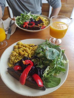 Dish of the day + juice of the day at Sol Cozinha Vegetariana in Portimao