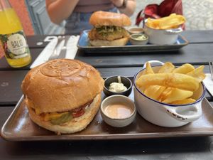   at SIGGIS v/gan burger & co in Munich